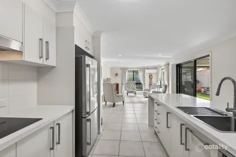 Property photo of 13 Lizard Redland Bay QLD 4165