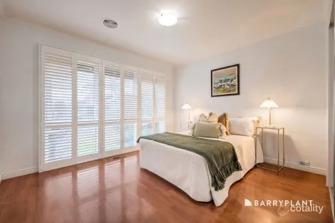 Property photo of 100 Redleap Avenue Mill Park VIC 3082