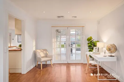 Property photo of 100 Redleap Avenue Mill Park VIC 3082