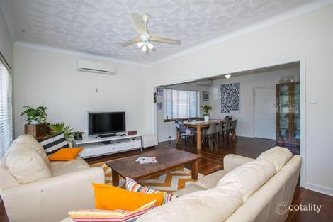 Property photo of 25 Simper Crescent White Gum Valley WA 6162