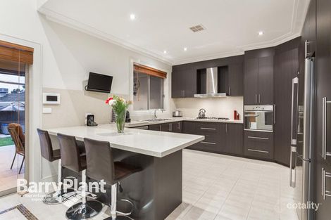 Property photo of 10 Janmara Court Dandenong North VIC 3175