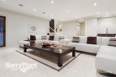 Property photo of 10 Janmara Court Dandenong North VIC 3175