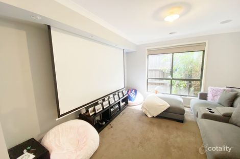 Property photo of 14 Belmont Crescent Pakenham VIC 3810