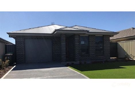 Property photo of 39 Keswick Parkway Dubbo NSW 2830