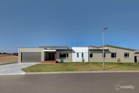 Property photo of 2 Atkins Crescent Port Fairy VIC 3284