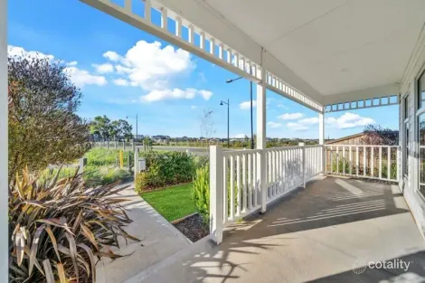 Property photo of 10 Timor Walk Eynesbury VIC 3338