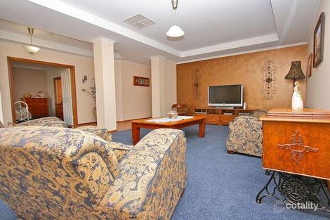 Property photo of 2 Greaves Court Evanston Park SA 5116