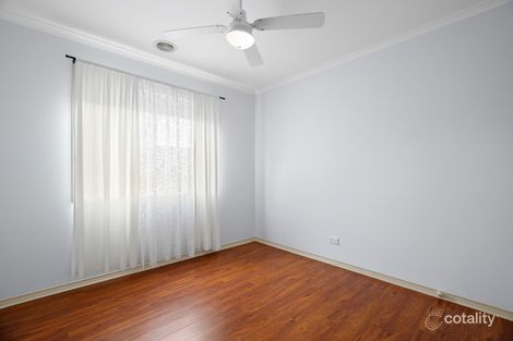 Property photo of 10 Landmark Crescent Manor Lakes VIC 3024