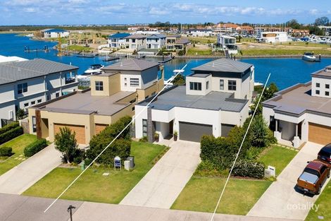 Property photo of 1079 Edgecliff Drive Hope Island QLD 4212