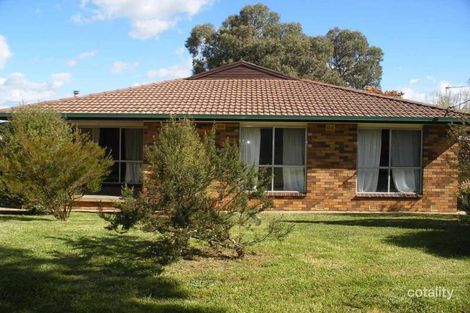 10 Fairbairn Cres, Kooringal, NSW 2650
