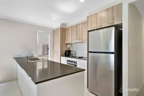 Property photo of 4 Priestly Place Redbank QLD 4301