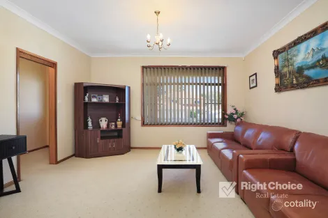 Property photo of 60 Minda Crescent Oak Flats NSW 2529
