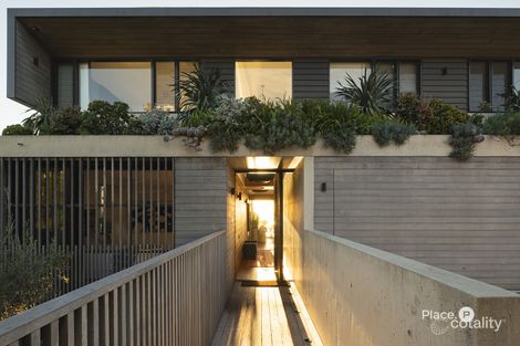Property photo of 98 Oceana Terrace Manly QLD 4179