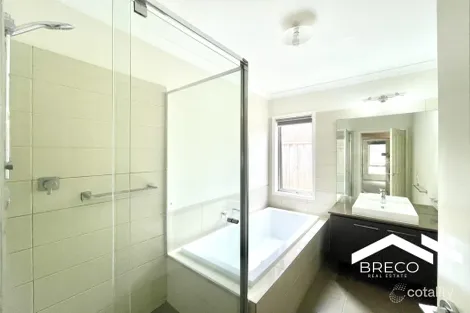 Property photo of 8 Trillium Boulevard Mickleham VIC 3064