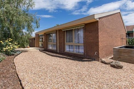 Property photo of 1 Epacris Place Keysborough VIC 3173