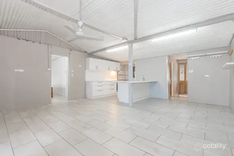 Property photo of 42 Empress Close Cungulla QLD 4816