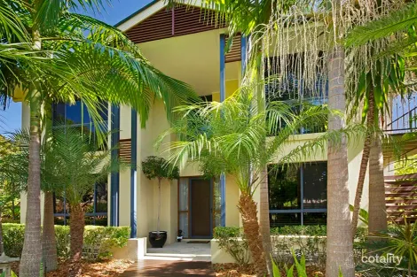 14 SEAMIST CCT, COOLUM BEACH, QLD 4573