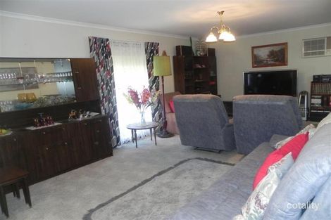 Property photo of 9 Martin Place Eaglehawk VIC 3556