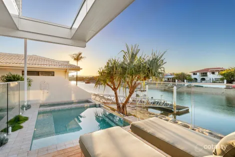 9 SWORDFISH CT, PALM BEACH, QLD 4221