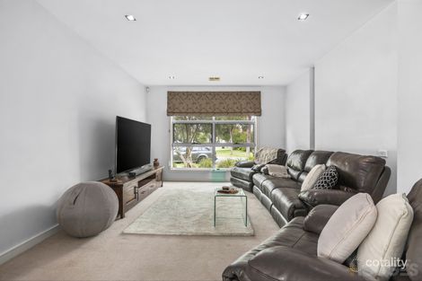 Property photo of 5 Jubilee Boulevard Waterways VIC 3195