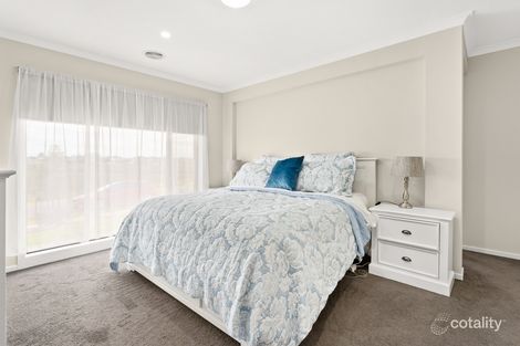 Property photo of 30 Salamanca Drive Clyde North VIC 3978