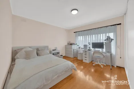 Property photo of 4 Swansea Parade St Albans VIC 3021