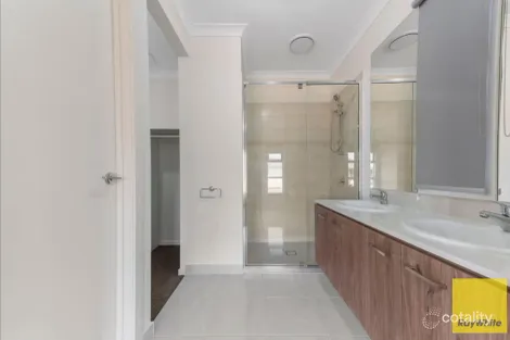 Property photo of 43 Metroon Drive Weir Views VIC 3338