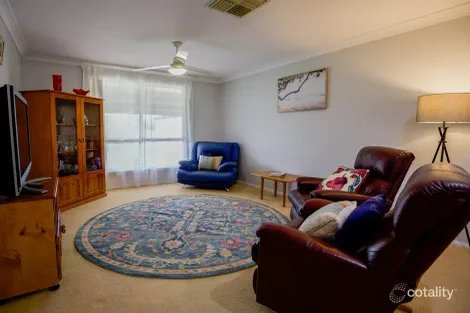 Property photo of 105 Wattle Crescent Narromine NSW 2821