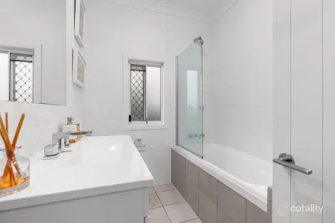 Property photo of 22 Madgwick Street Wynnum QLD 4178