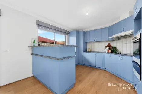 Property photo of 21 Barina Way Mill Park VIC 3082