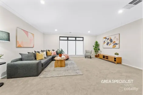 Property photo of 54 Gaston Loop Officer VIC 3809