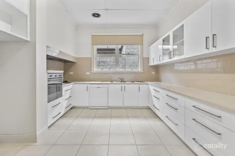 Property photo of 212 Woodland Street Strathmore VIC 3041