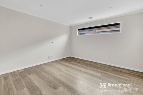 Property photo of 71 Eltham Parade Manor Lakes VIC 3024