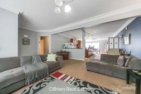Property photo of 122 Ahern Road Pakenham VIC 3810