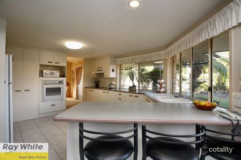 Property photo of 2 Jacaranda Place Eight Mile Plains QLD 4113