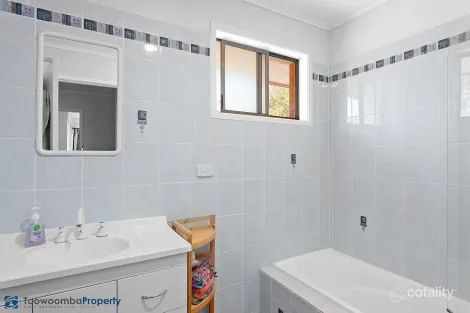Property photo of 3 Brown Street Rockville QLD 4350