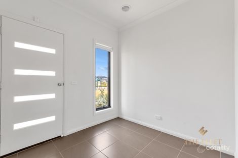 Property photo of 19 Fox Walk Truganina VIC 3029
