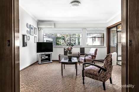 Property photo of 14 Orana Crescent Peakhurst Heights NSW 2210