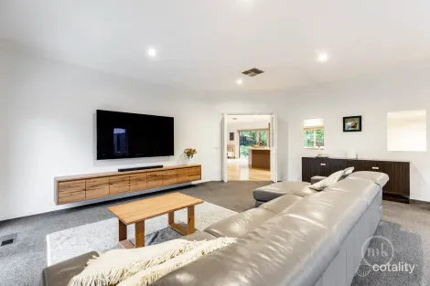Property photo of 31 Brownlow Drive Diamond Creek VIC 3089