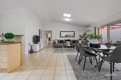 Property photo of 4 Sarabah Place Forest Lake QLD 4078