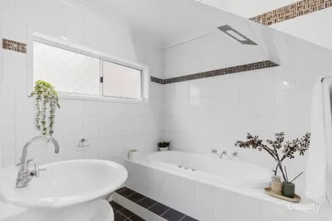 Property photo of 2/39-45 Havenview Road Terrigal NSW 2260