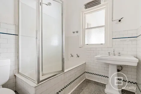 Property photo of 1 Brewster Street Essendon VIC 3040