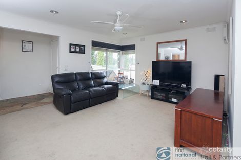 Property photo of 154 James Cook Drive Endeavour Hills VIC 3802