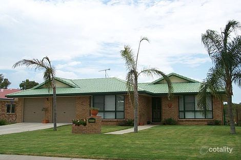 8 Frangipani Dr, Lammermoor, QLD 4703