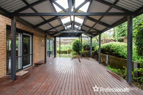 Property photo of 9 Markhill Place Knoxfield VIC 3180