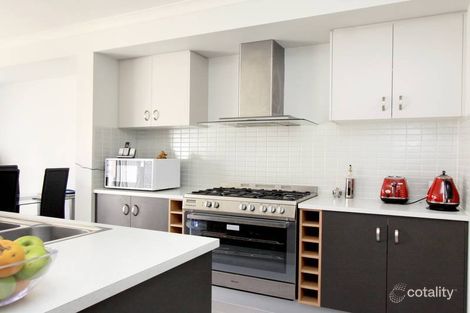 Property photo of 16 Prominence Boulevard Tarneit VIC 3029