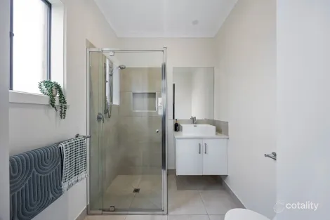 Property photo of 6 Ambience Place Brown Hill VIC 3350