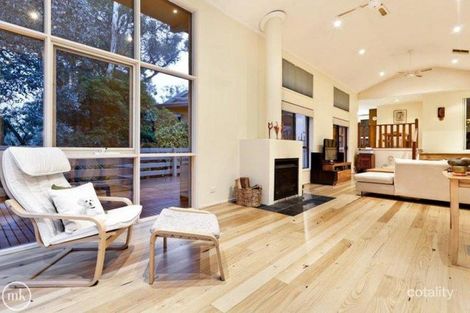 Property photo of 16 Highpoint Crescent Eltham North VIC 3095