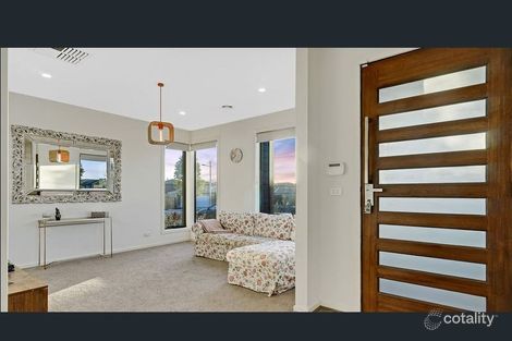 Property photo of 72 Bandicoot Loop Tarneit VIC 3029