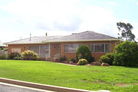 4 Flinders St, Parkes, NSW 2870